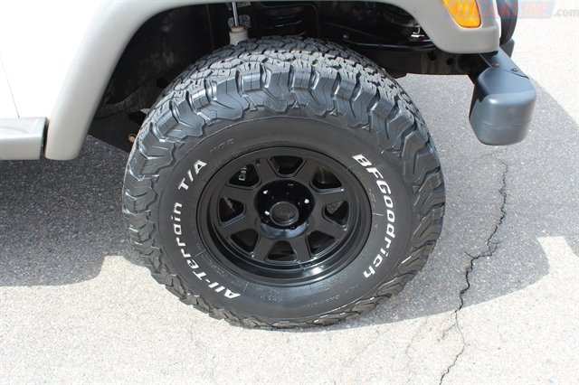 Used 2006 Jeep Wrangler Sport w/ 30" Tire & Wheel Group AWD/4WD image 39