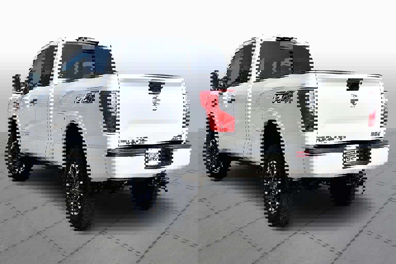 Used 2017 Nissan Titan PRO-4X image 12