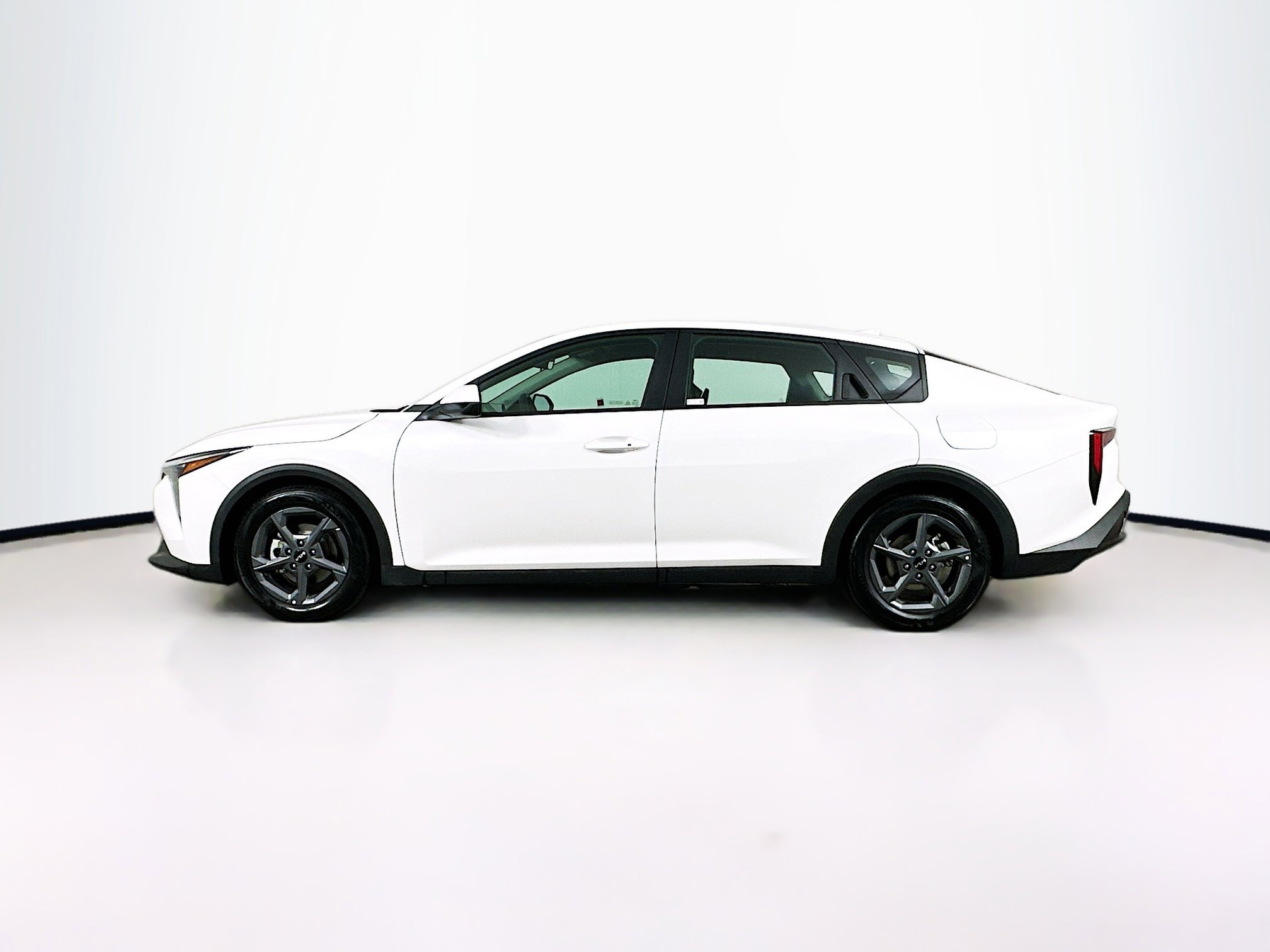 Used 2025 Kia K4 LXS image 4