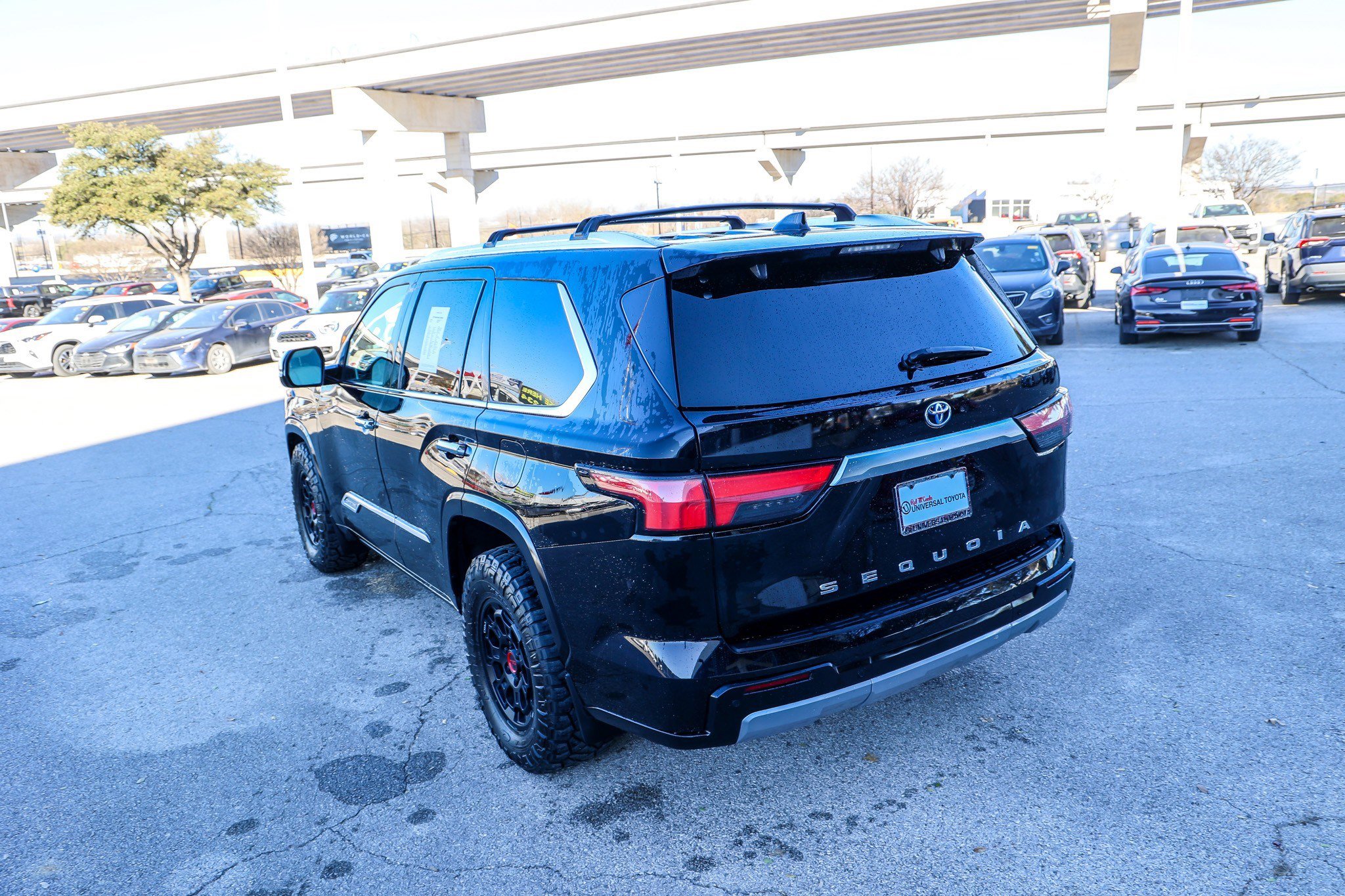 Used 2023 Toyota Sequoia Capstone image 11