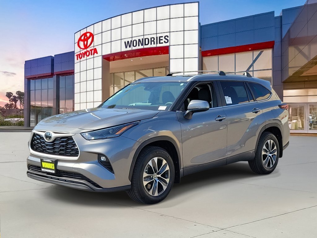 New 2026 Toyota Highlander XLE AWD/4WD image 2