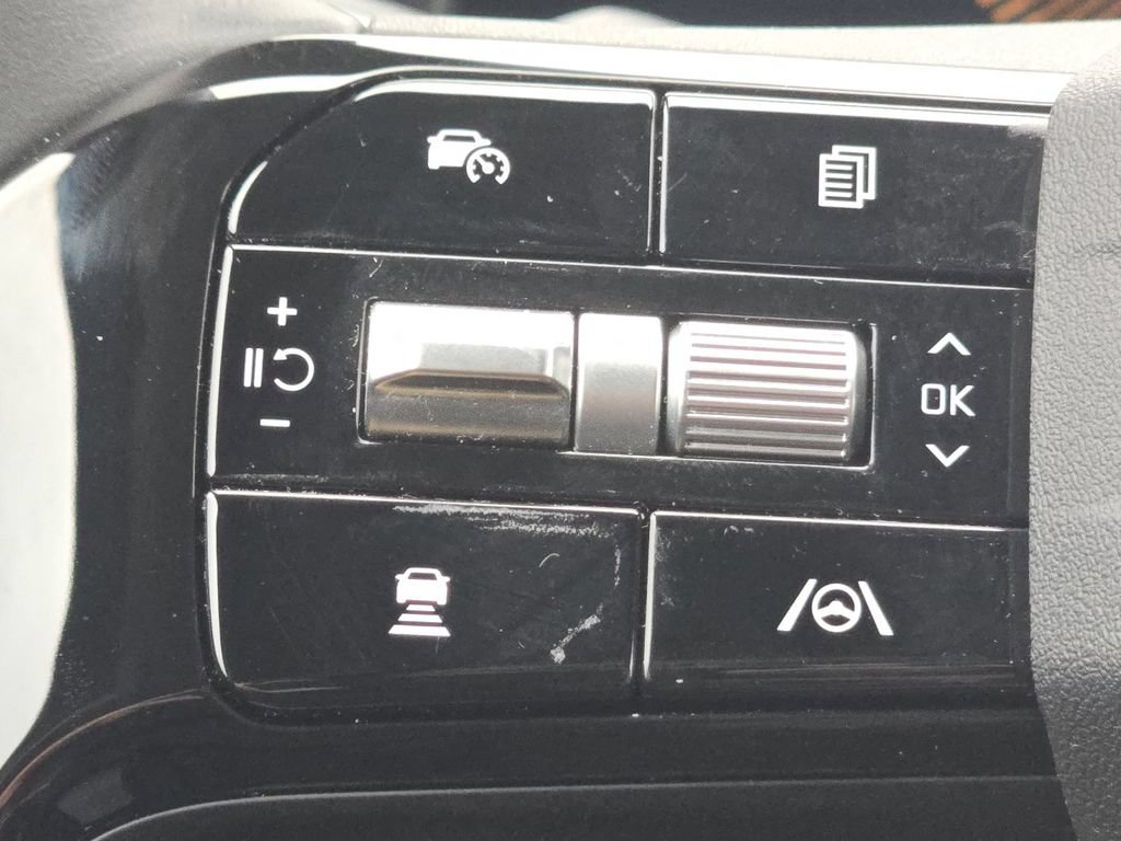 Used 2026 Kia Sorento LX FWD image 29