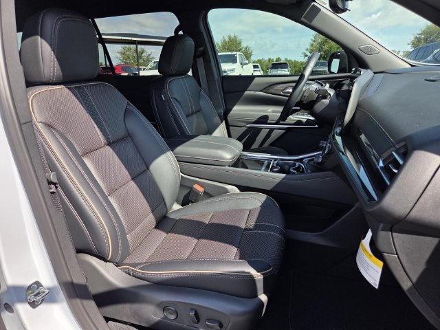 Used 2026 Chevrolet Traverse High Country FWD image 17