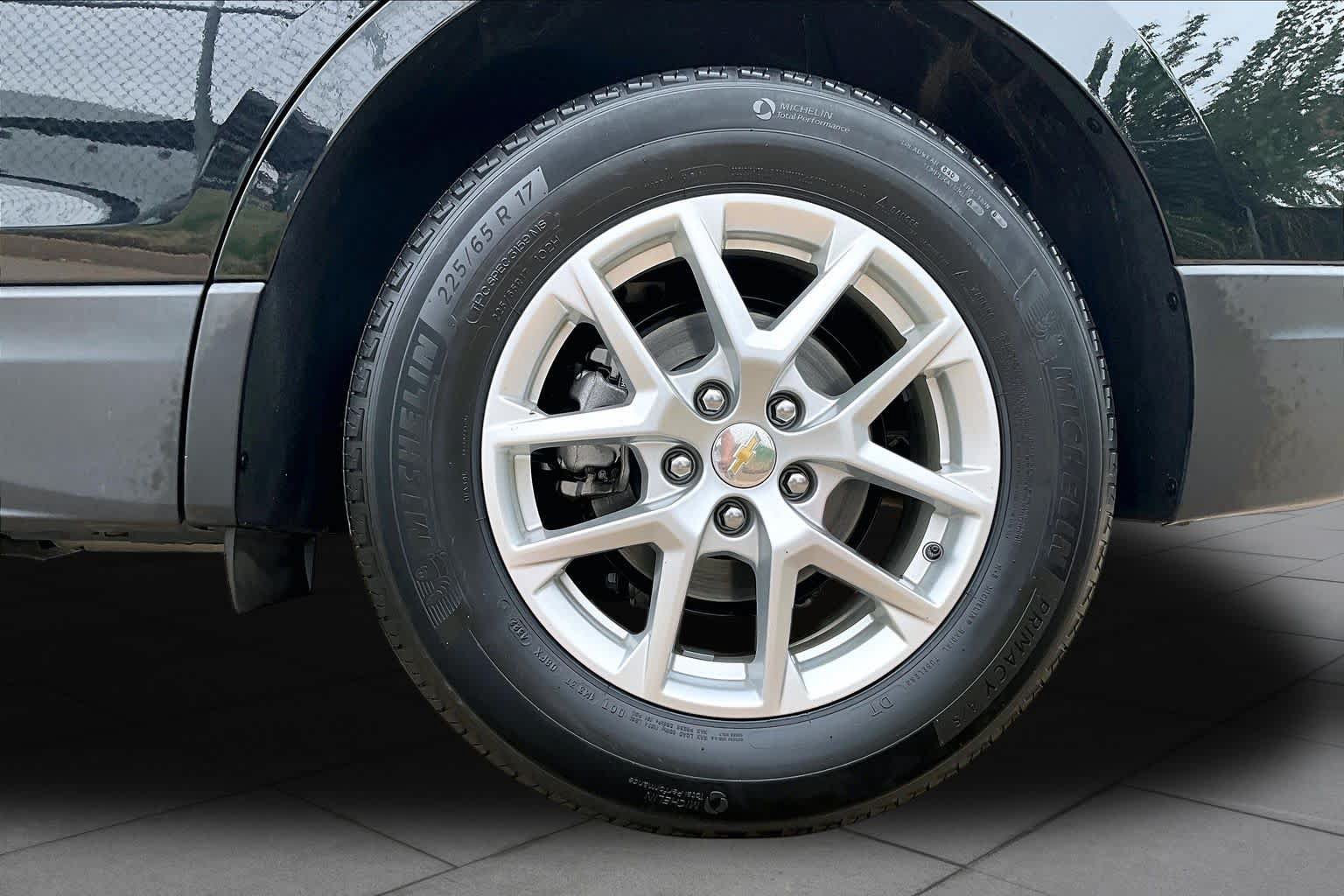 Used 2023 Chevrolet Equinox LT FWD image 11