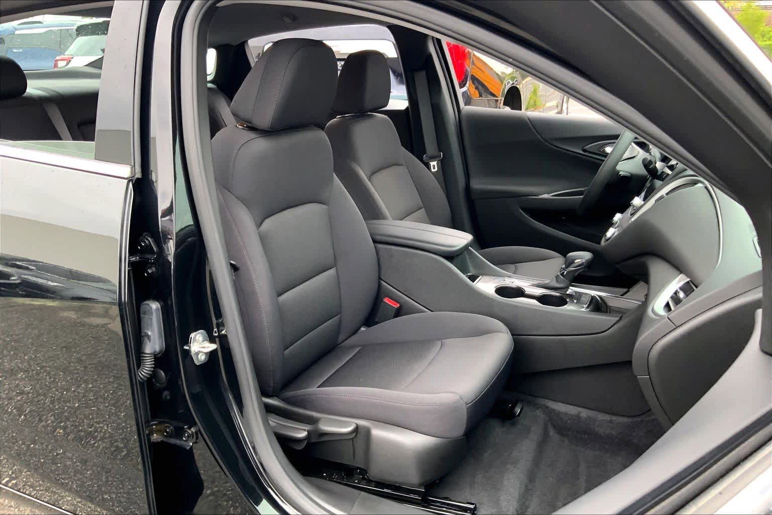 Used 2022 Chevrolet Malibu LT FWD image 8