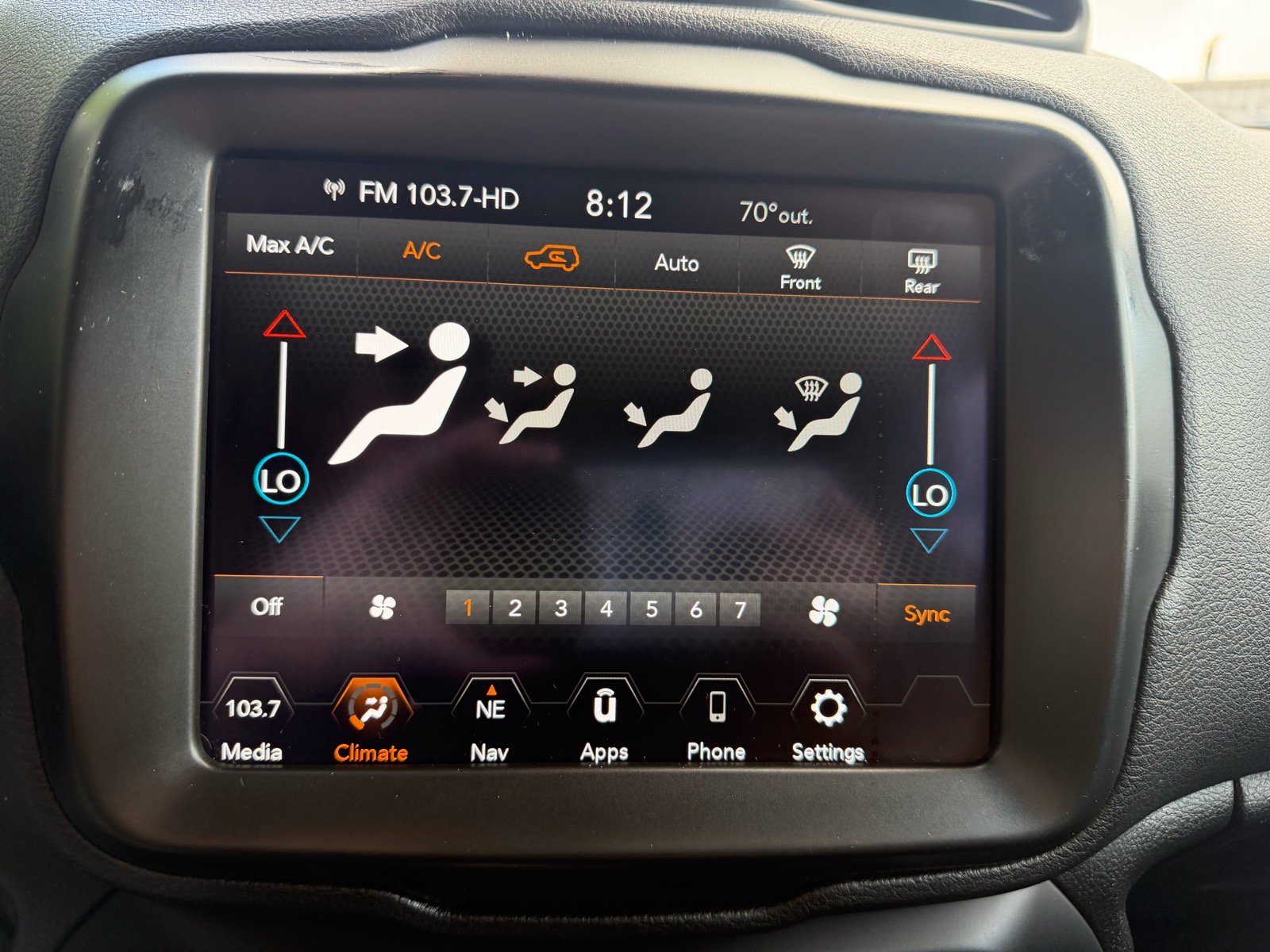 Used 2023 Jeep Renegade Latitude AWD/4WD image 40