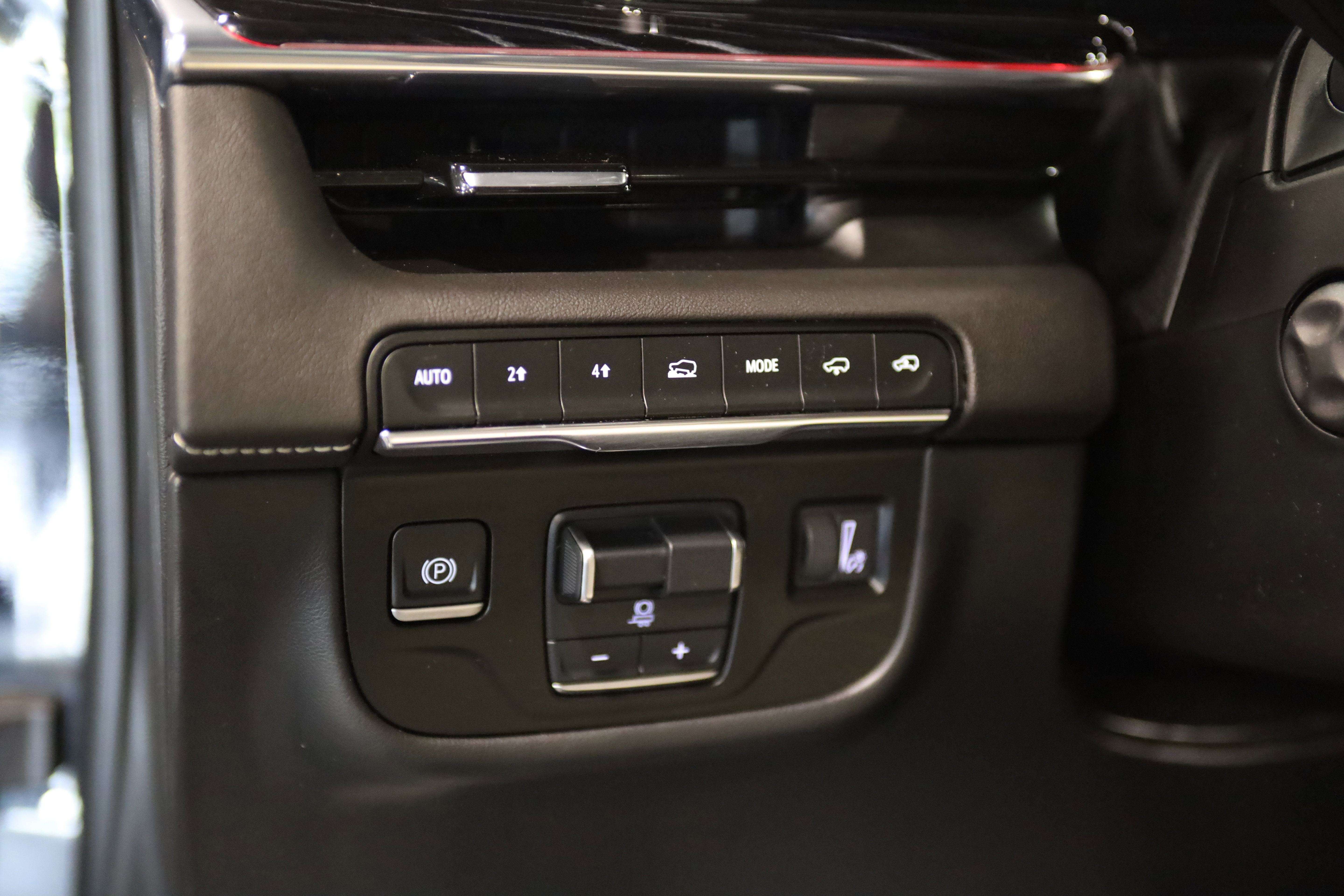 Used 2022 Cadillac Escalade Sport w/ Touring Package AWD/4WD image 15