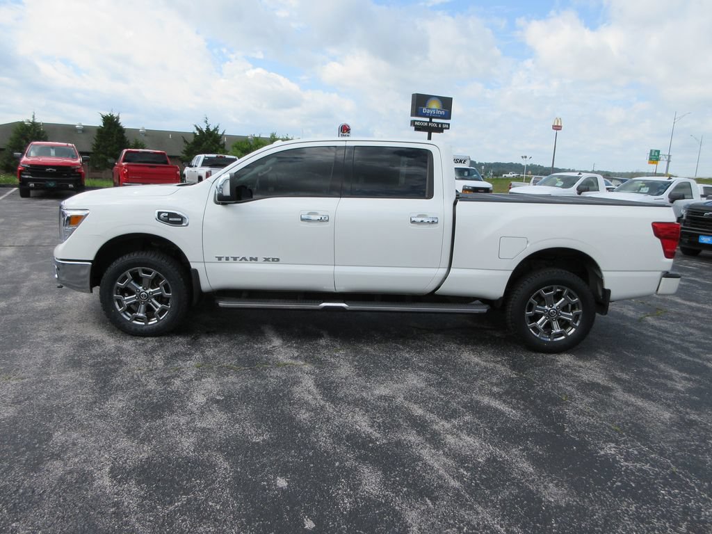 Used 2017 Nissan Titan SL w/ Chrome Package AWD/4WD image 2