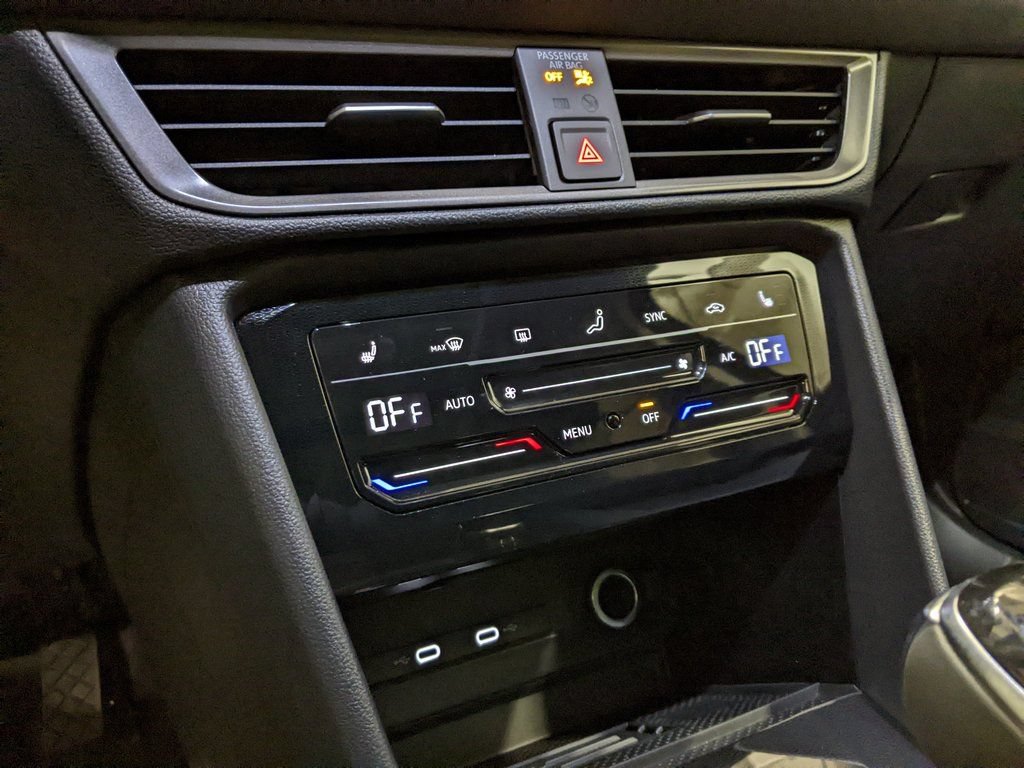New 2026 Volkswagen Taos SE FWD image 18