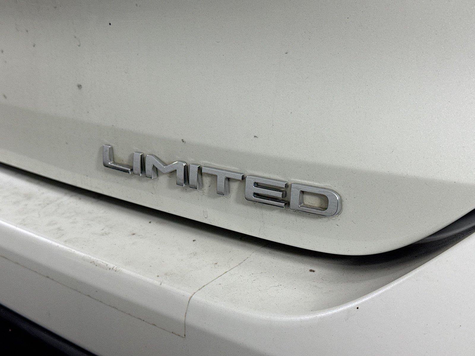 Used 2021 Toyota Highlander Limited FWD image 14