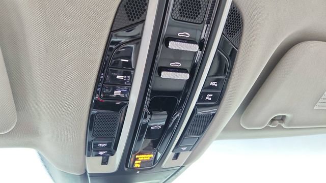 Used 2018 Porsche Panamera 4S image 53