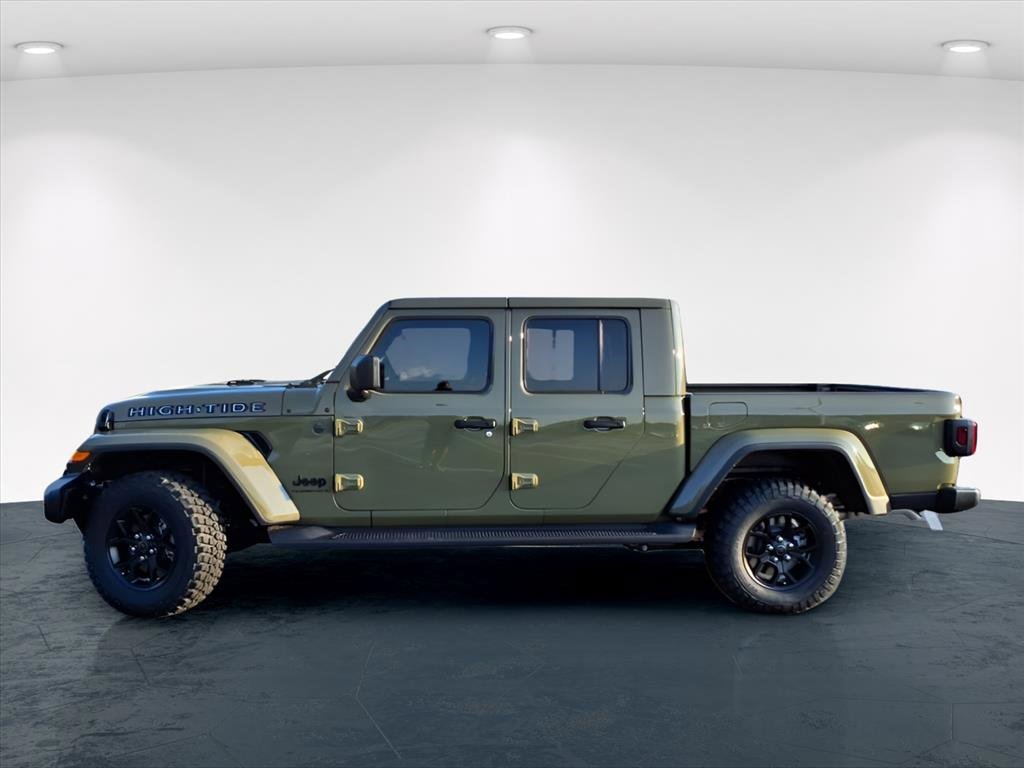 New 2025 Jeep Gladiator Sport image 4