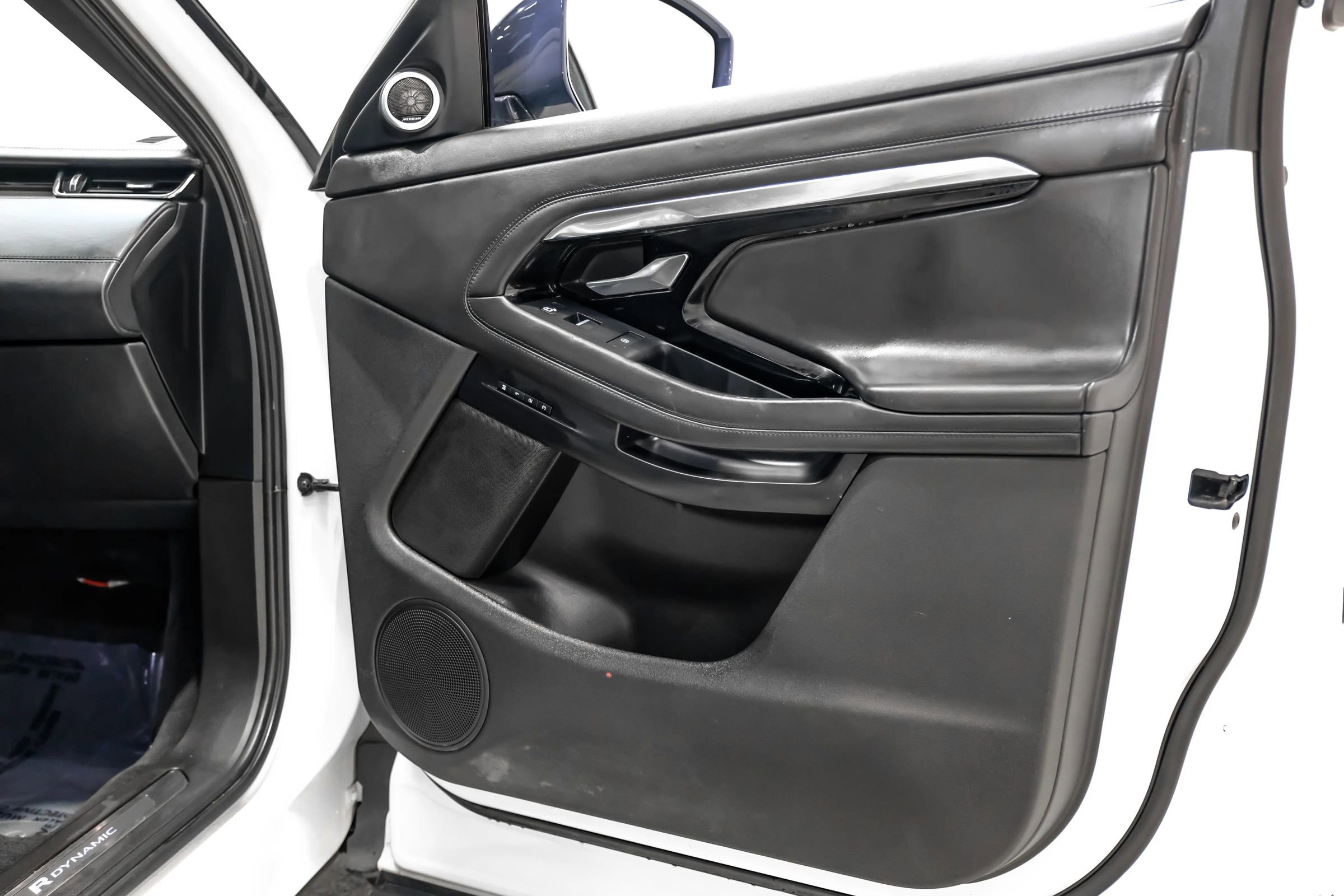 Used 2020 Land Rover Range Rover Evoque R-Dynamic SE image 56