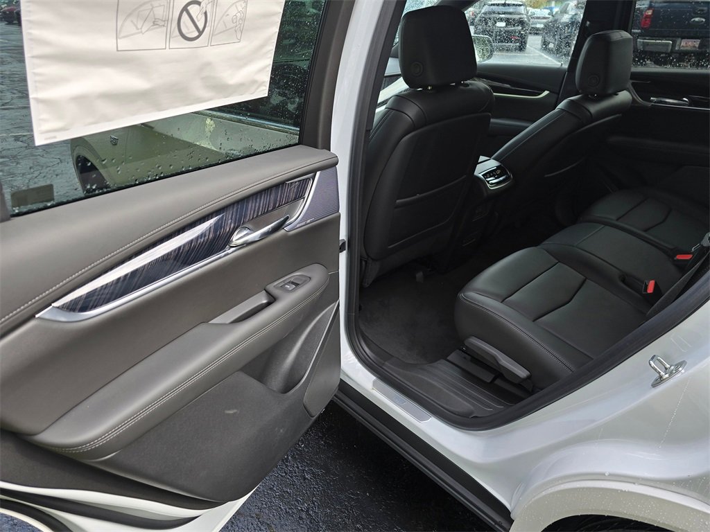 New 2025 Cadillac XT6 Premium Luxury image 17