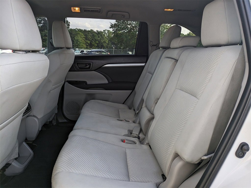 Used 2019 Toyota Highlander LE image 14