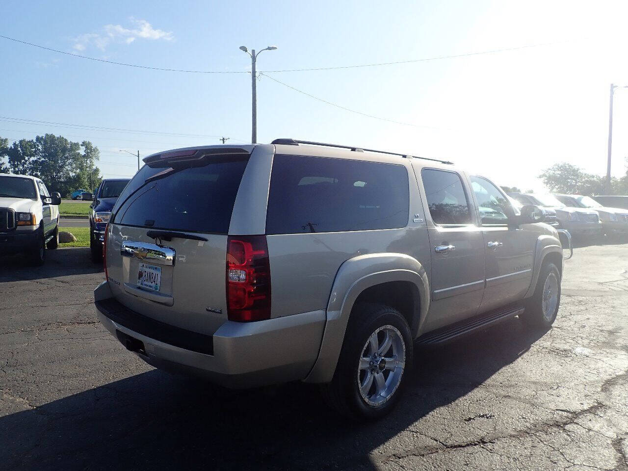 Used 2008 Chevrolet Suburban LT AWD/4WD image 6