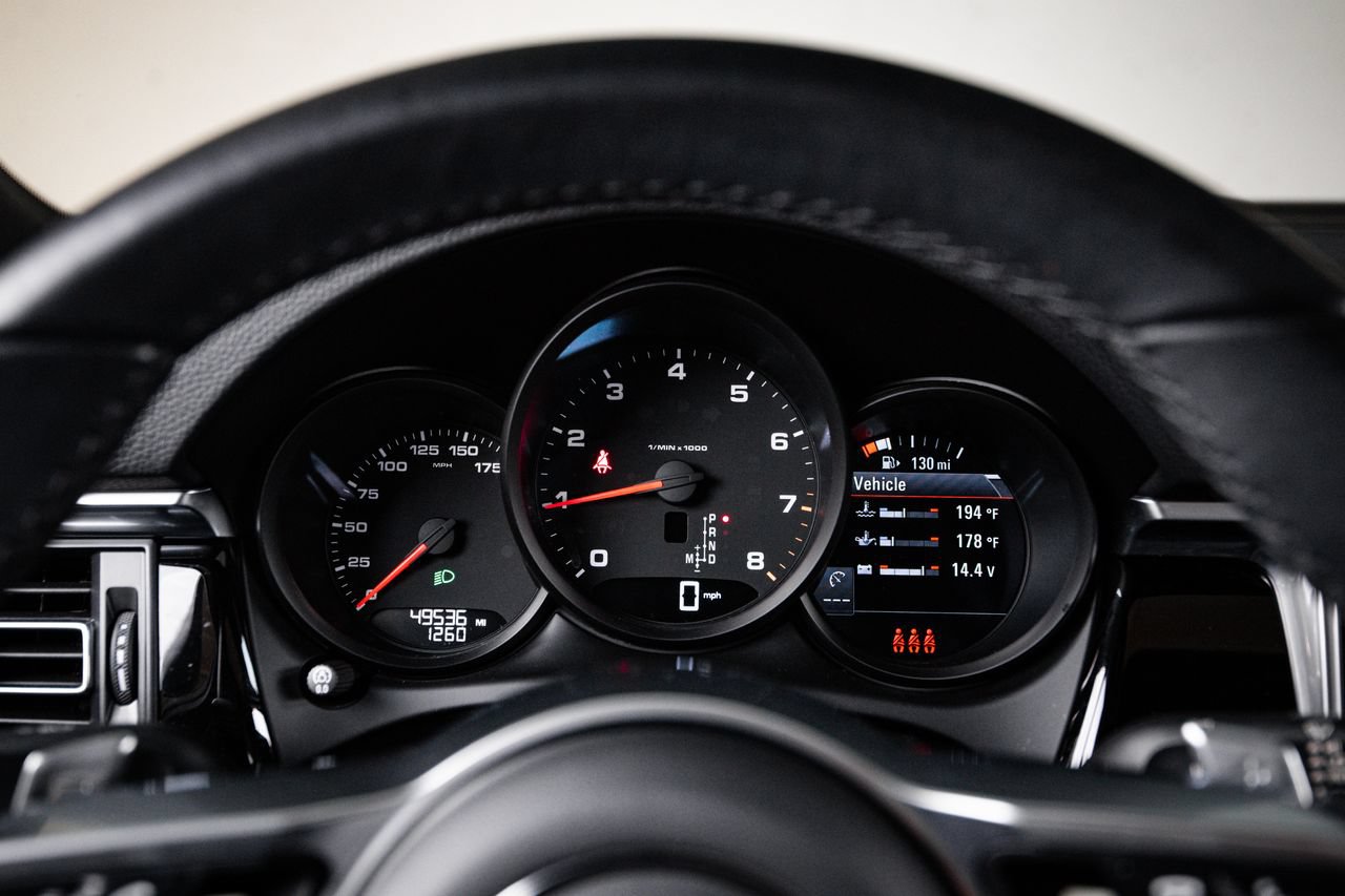 Certified 2021 Porsche Macan AWD/4WD image 15