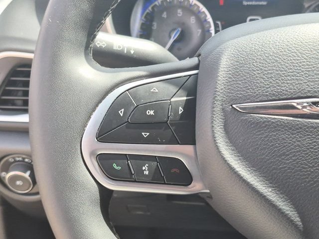 Used 2025 Chrysler Pacifica Select FWD image 20