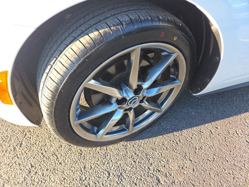 Used 2021 MAZDA MX-5 Miata RF Grand Touring image 8