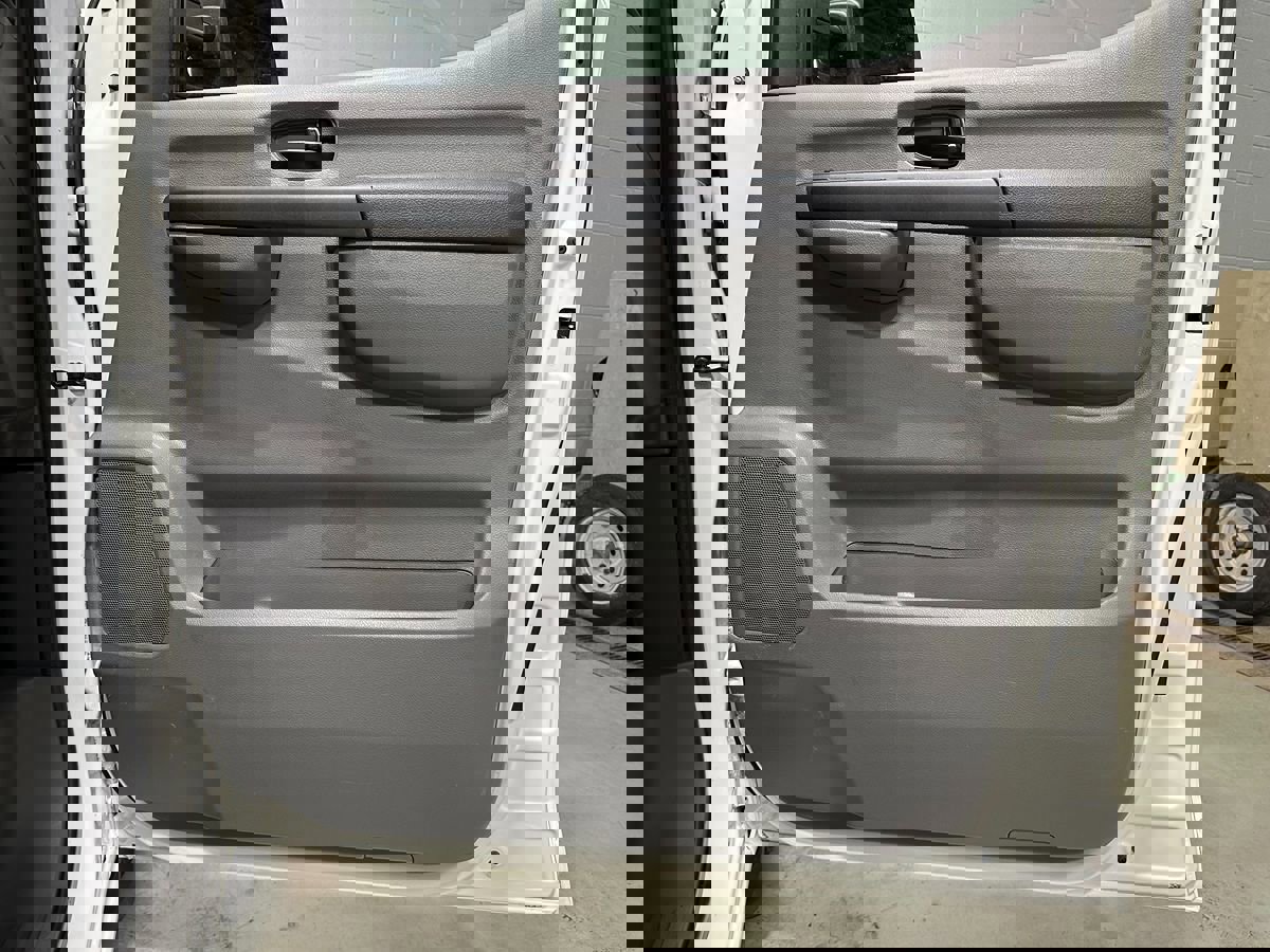 Used 2014 Nissan NV 2500 SV image 14