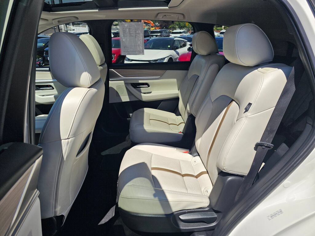 Certified 2024 MAZDA CX-90 Plug-In Hybrid w/ Premium Plus AWD/4WD image 24