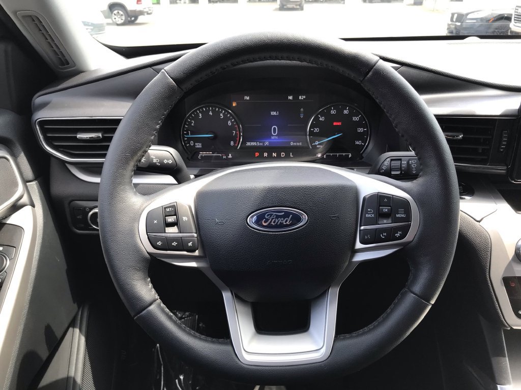 Used 2024 Ford Explorer XLT w/ Equipment Group 202A AWD/4WD image 22