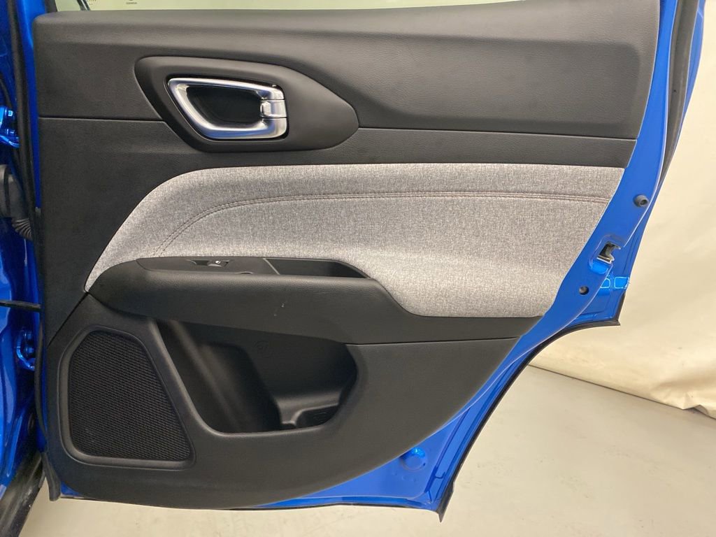 Used 2022 Jeep Compass Latitude image 13