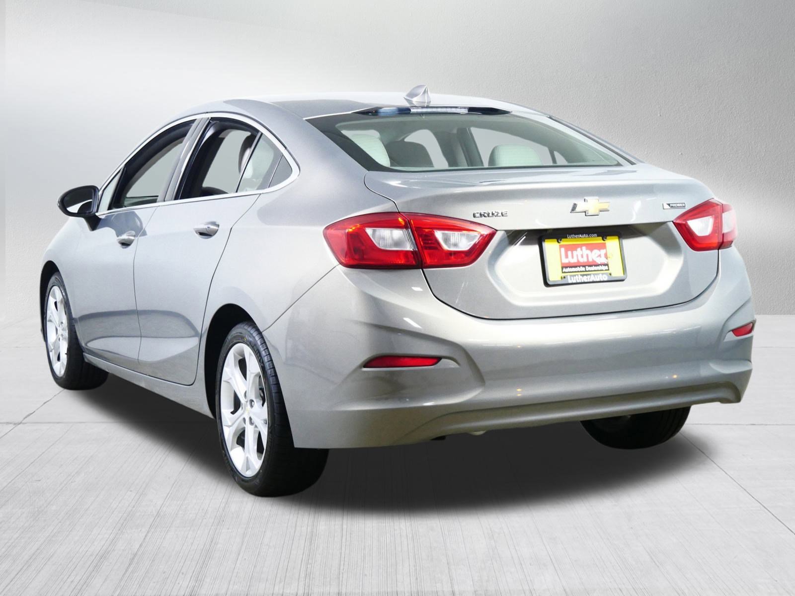 Used 2018 Chevrolet Cruze Premier image 5