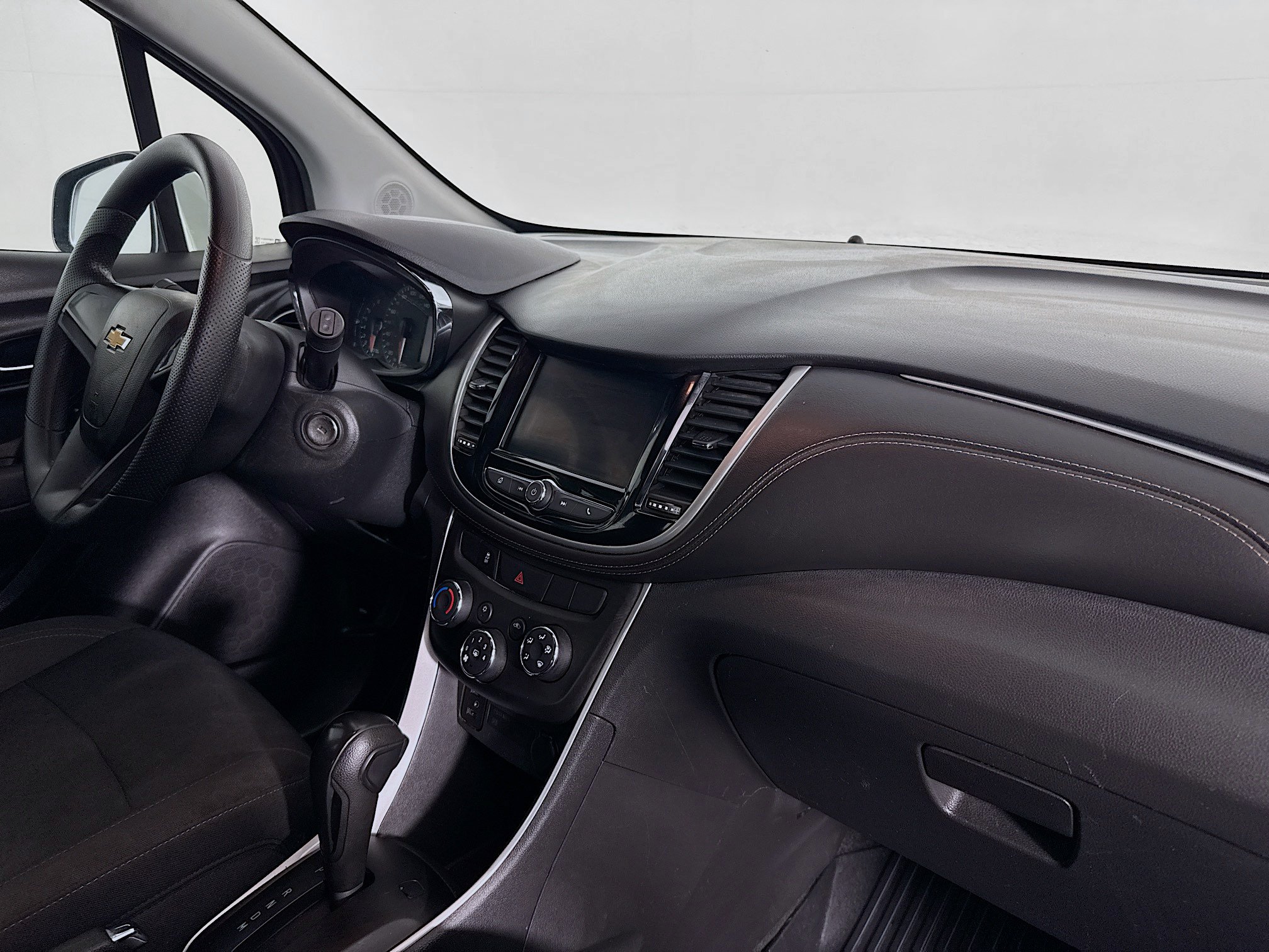 Used 2020 Chevrolet Trax LS FWD image 49