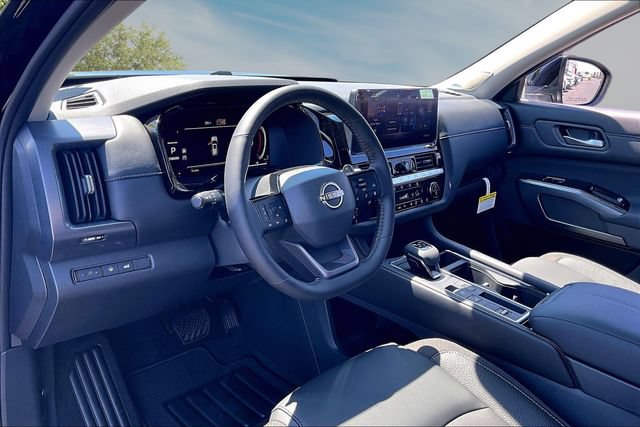 New 2026 Nissan Pathfinder SL w/ SL Premium Package (P04) FWD image 7