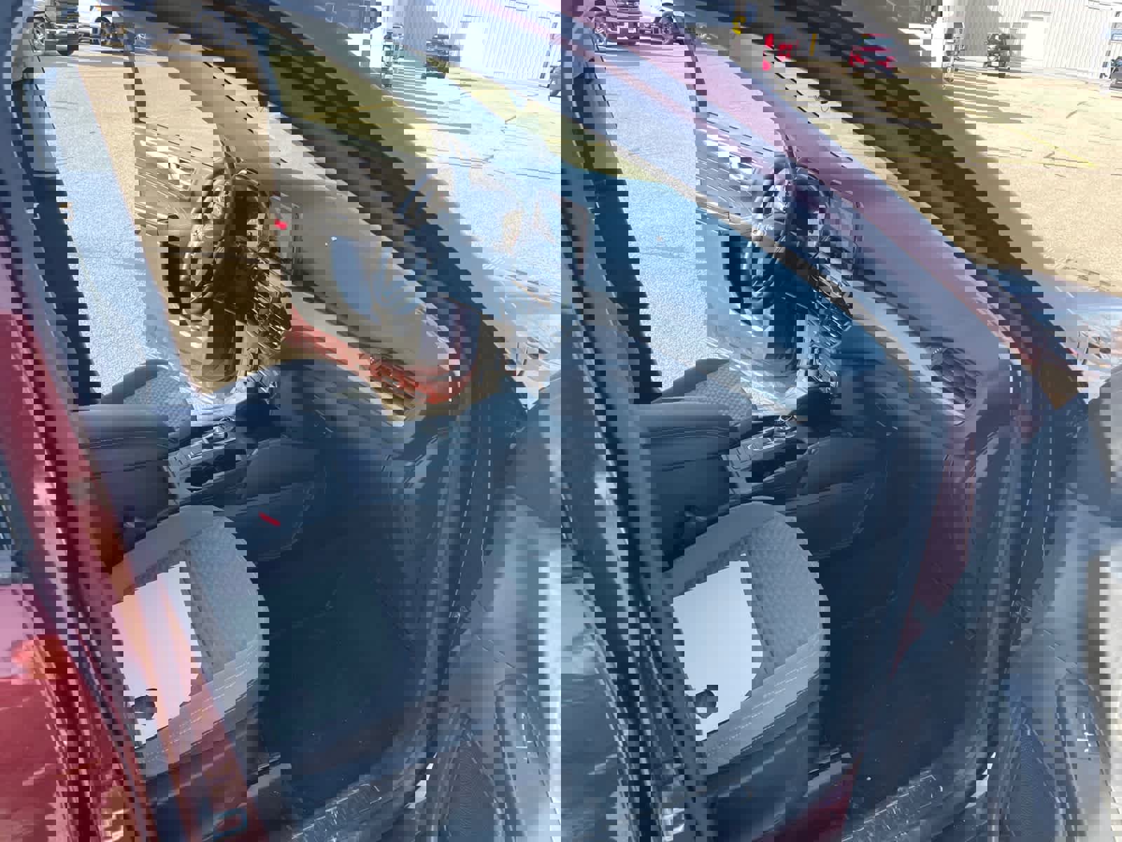 Used 2021 Ford Escape SE w/ SE Sport Appearance Package image 17