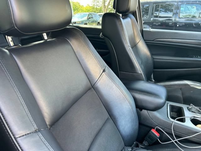 Used 2021 Jeep Grand Cherokee Laredo X AWD/4WD image 6