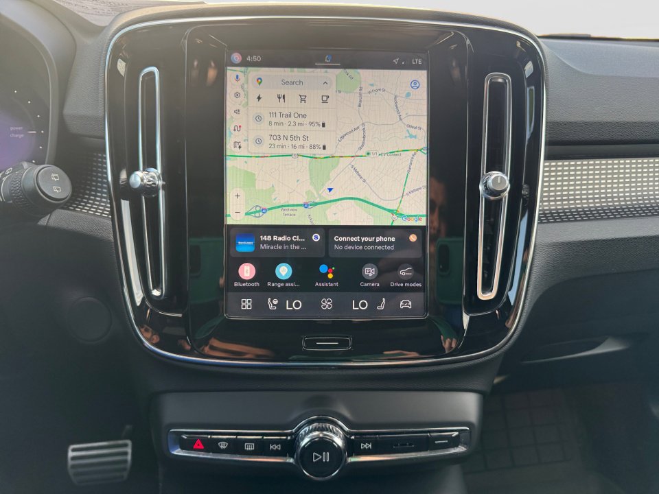 Used 2021 Volvo XC40 P8 Recharge w/ Advanced Package image 21