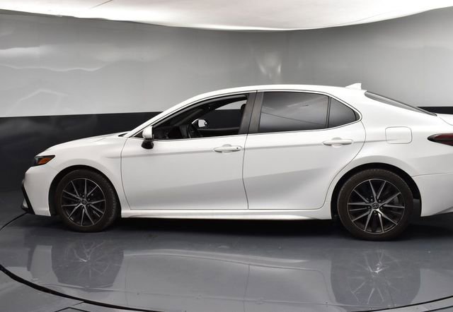 Used 2021 Toyota Camry SE image 5