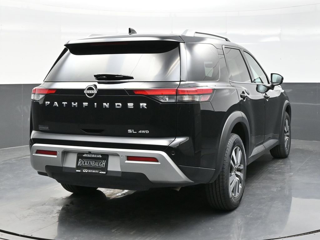 Used 2025 Nissan Pathfinder SL image 2