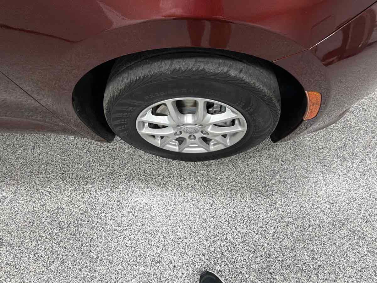 Used 2020 Chrysler Voyager Lxi FWD image 39