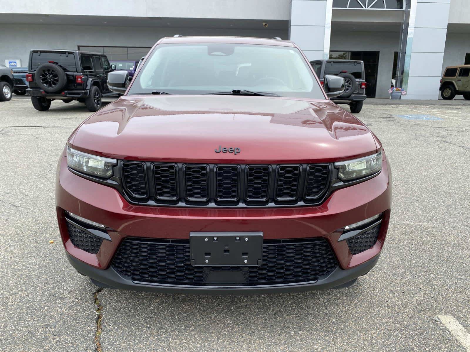 Certified 2023 Jeep Grand Cherokee Limited w/ Black Appearance Package AWD/4WD image 9