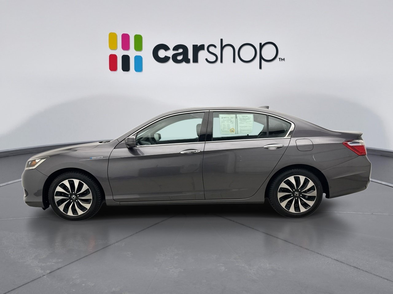 Used 2015 Honda Accord Hybrid Sedan image 2