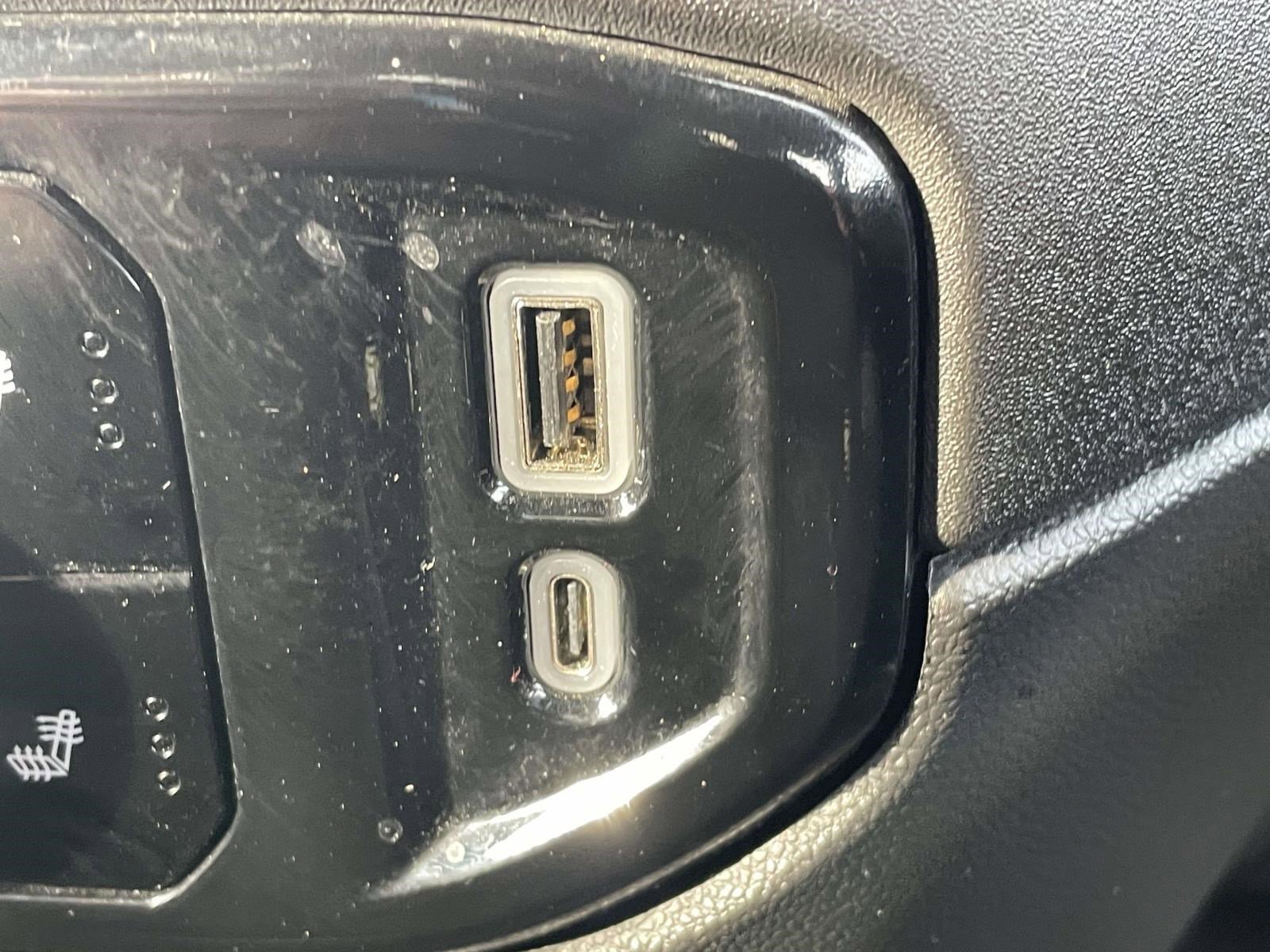 Used 2025 Chevrolet Silverado 1500 LT image 36