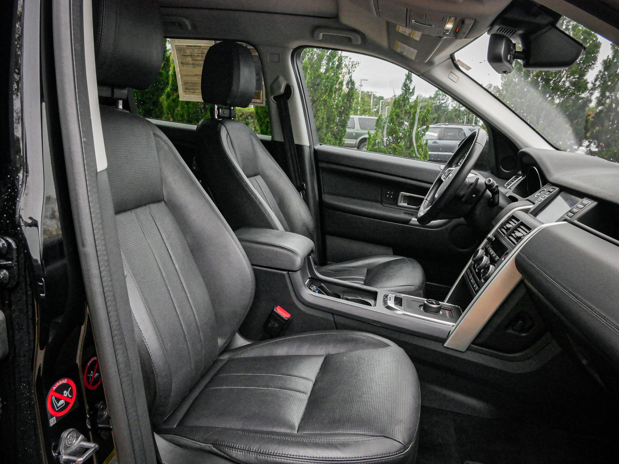 Used 2019 Land Rover Discovery Sport HSE image 33