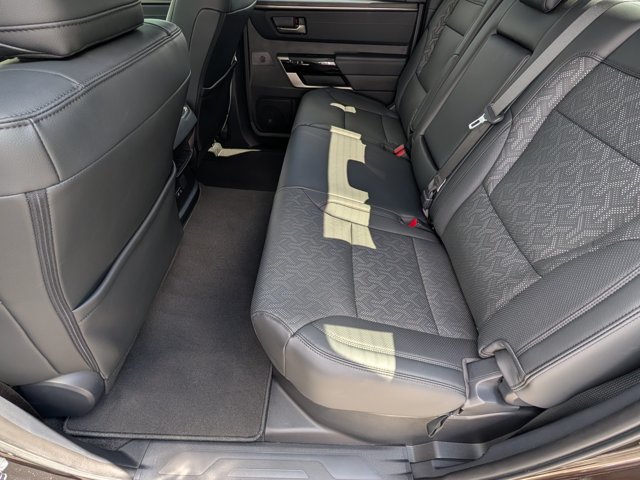Used 2025 Toyota Tundra Limited AWD/4WD image 17