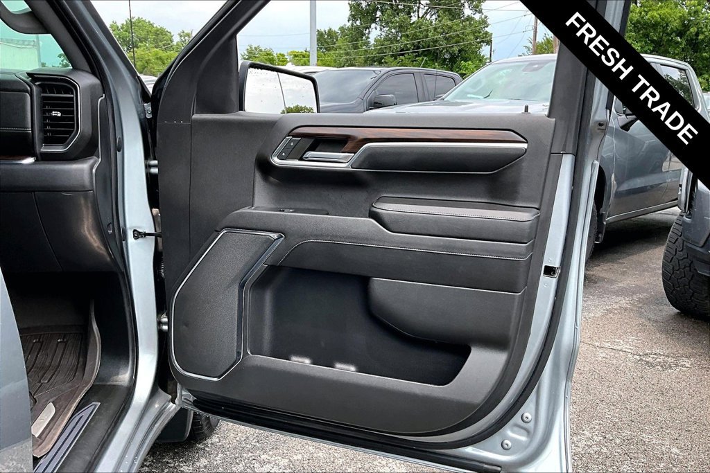 Used 2023 GMC Sierra 1500 SLT AWD/4WD image 28