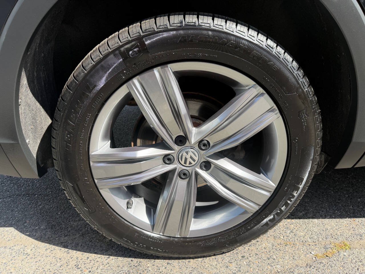 Used 2021 Volkswagen Tiguan SEL AWD/4WD image 14