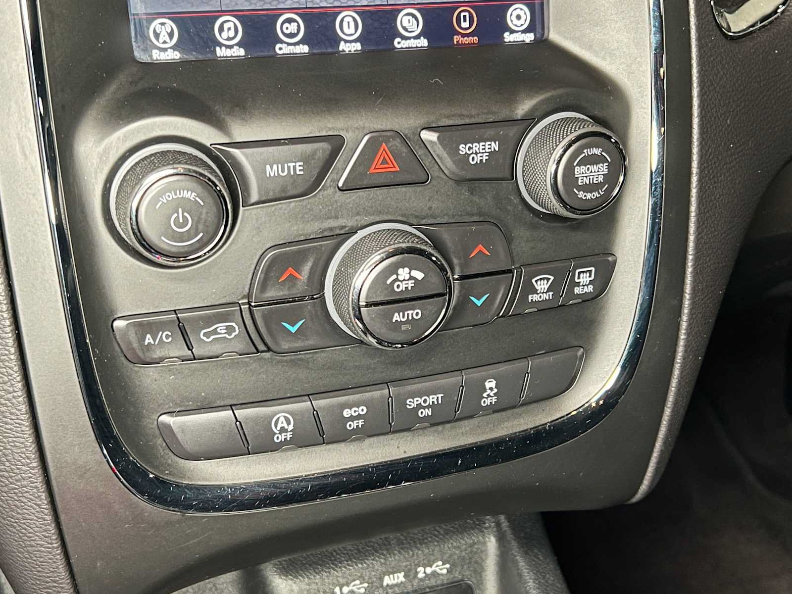 Used 2018 Dodge Durango SXT w/ 3rd Row Seating Group AWD/4WD image 30