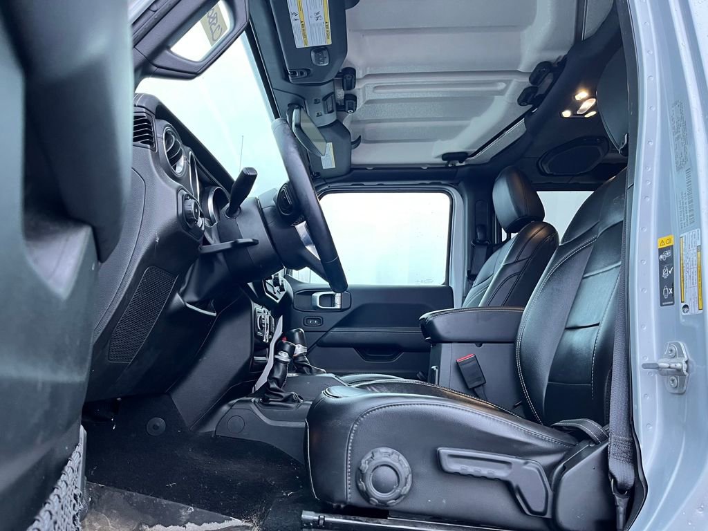 Used 2022 Jeep Wrangler Unlimited Sahara w/ Cold Weather Group image 10