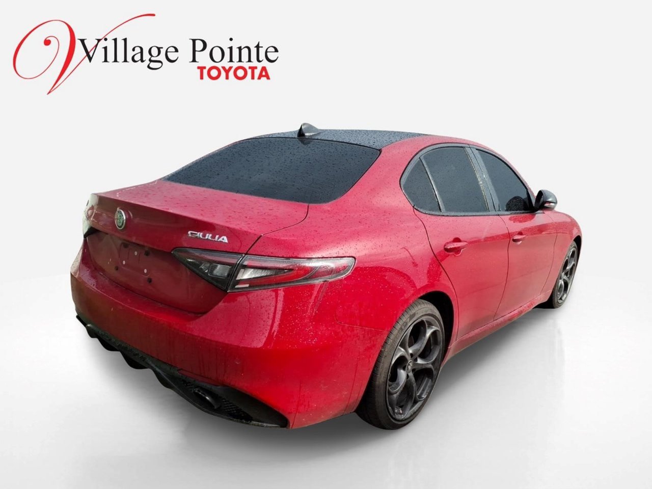 Used 2025 Alfa Romeo Giulia AWD w/ Driving Assist Package image 4
