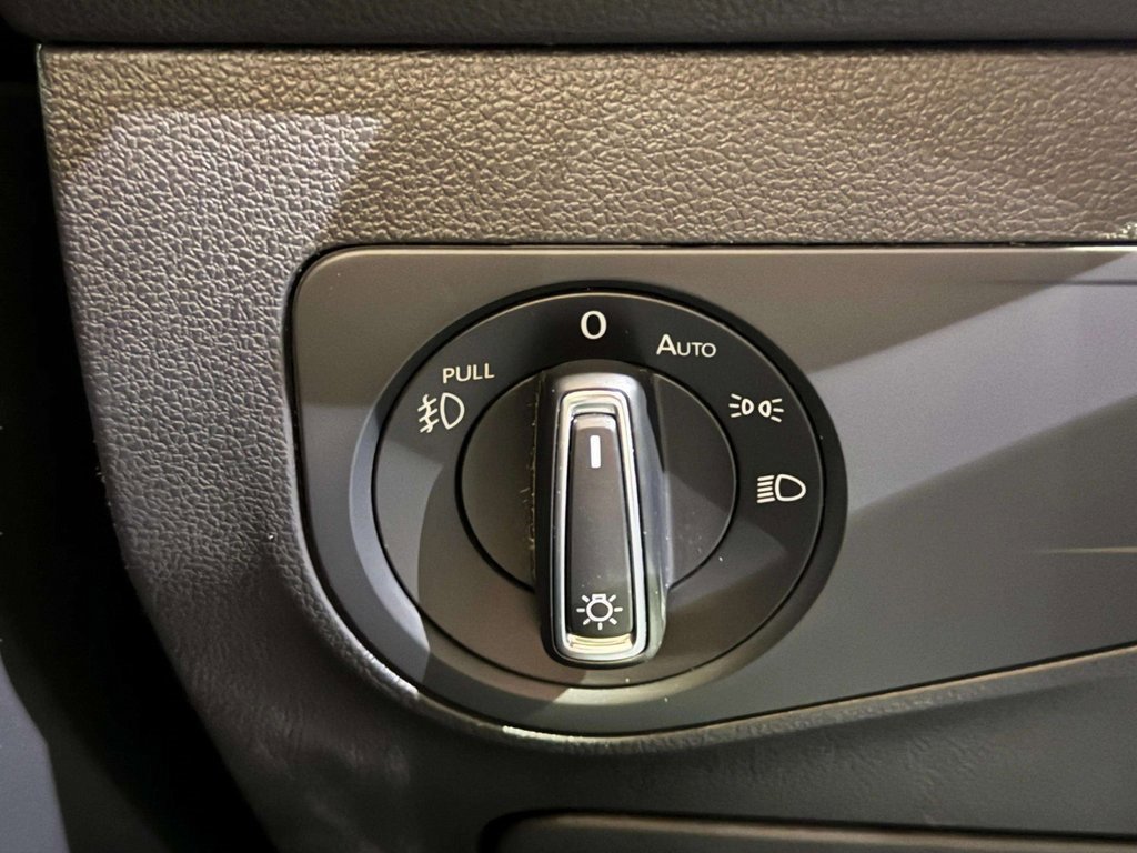 Used 2019 Volkswagen Tiguan SEL R-Line image 9