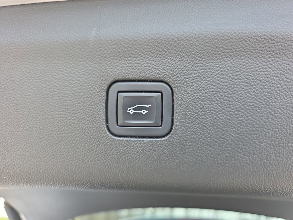 Used 2022 Buick Enclave Essence w/ Experience Buick Package image 14