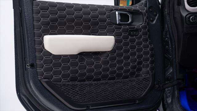 Used 2025 Jeep Gladiator Sport image 40