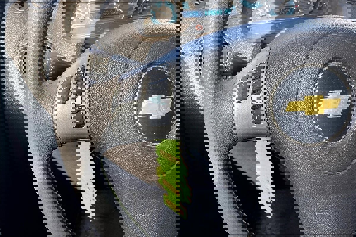 Used 2010 Chevrolet HHR LT image 18